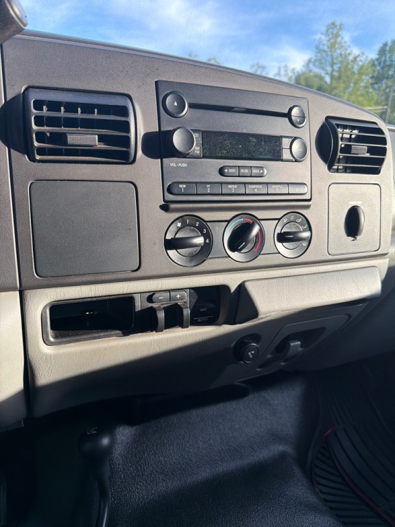 2005 Ford F-250 Image 18