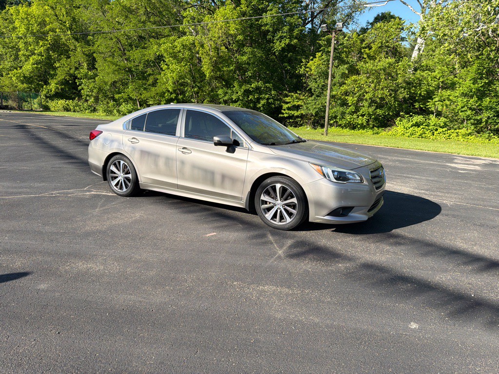 2016 Subaru Legacy Image 1