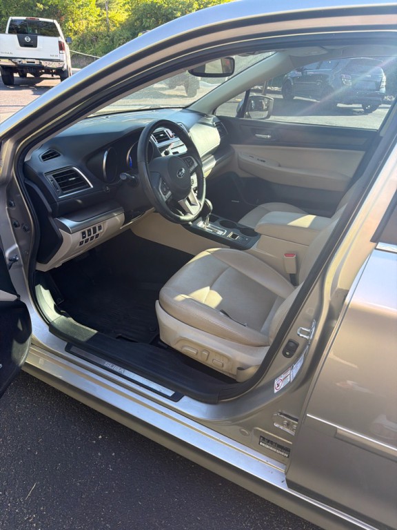 2016 Subaru Legacy Image 6