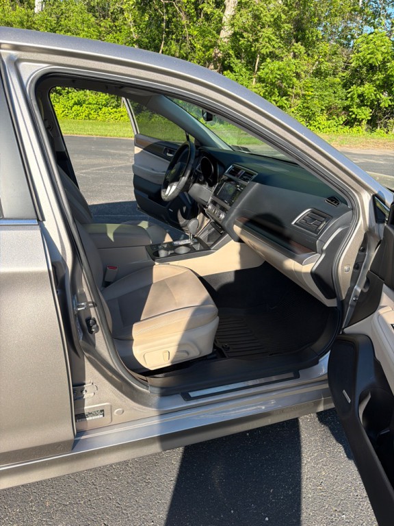 2016 Subaru Legacy Image 14