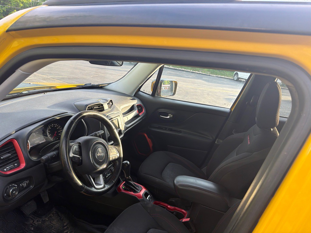 2015 Jeep Renegade Image 11
