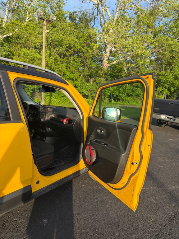 2015 Jeep Renegade Image 19