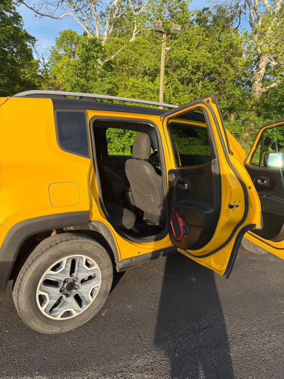 2015 Jeep Renegade Image 20