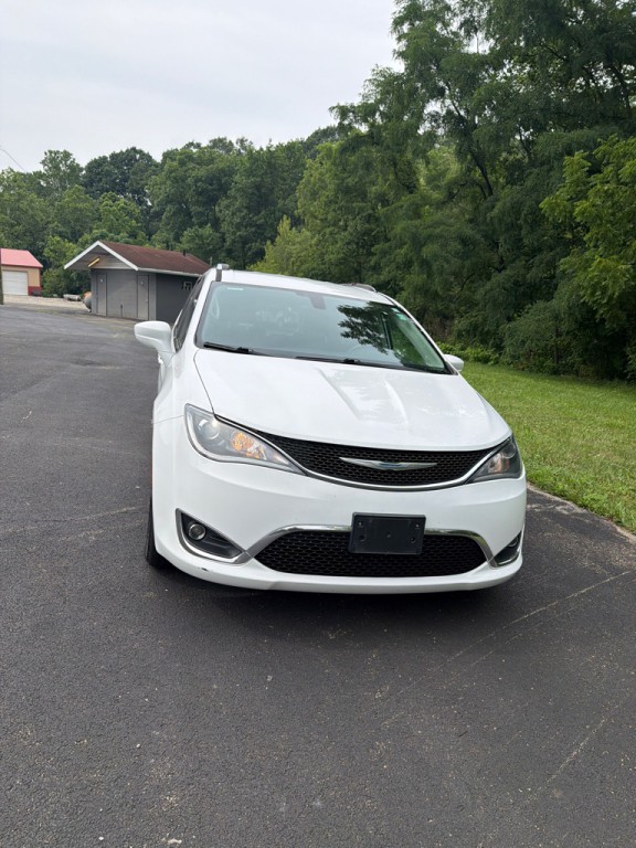 2018 Chrysler Pacifica Image 8