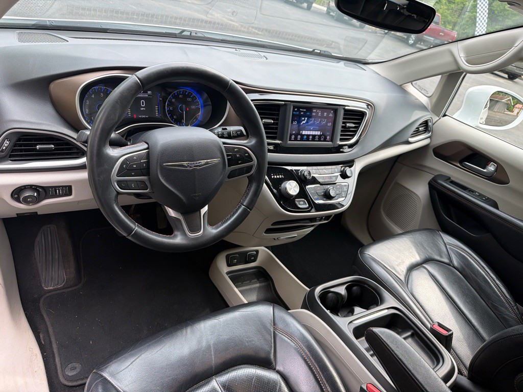 2018 Chrysler Pacifica Image 10