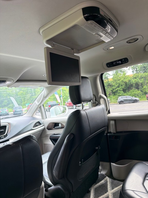 2018 Chrysler Pacifica Image 13
