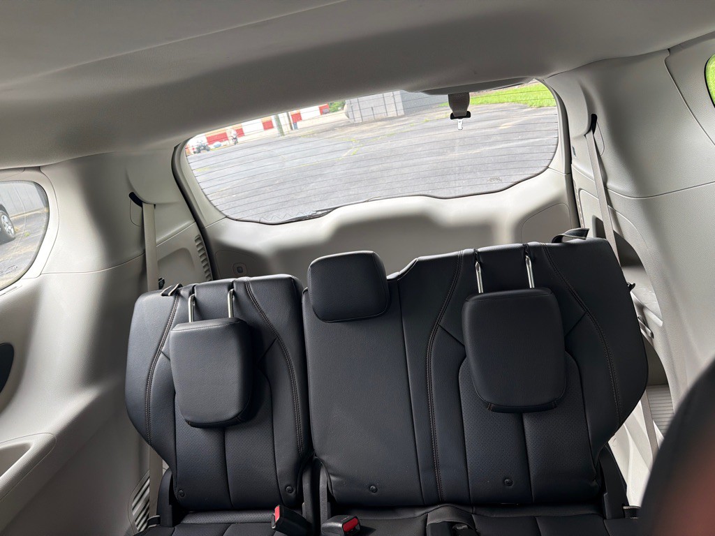 2018 Chrysler Pacifica Image 14