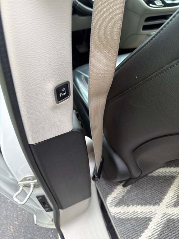 2018 Chrysler Pacifica Image 15