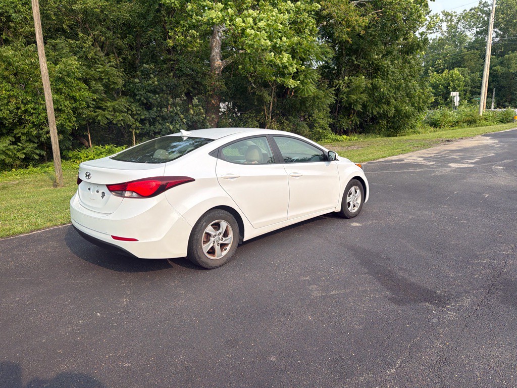 2015 Hyundai Elantra Image 3