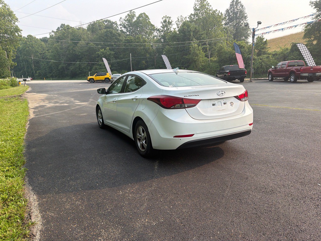 2015 Hyundai Elantra Image 4