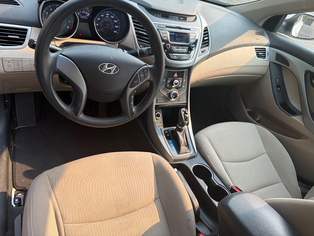 2015 Hyundai Elantra Image 9