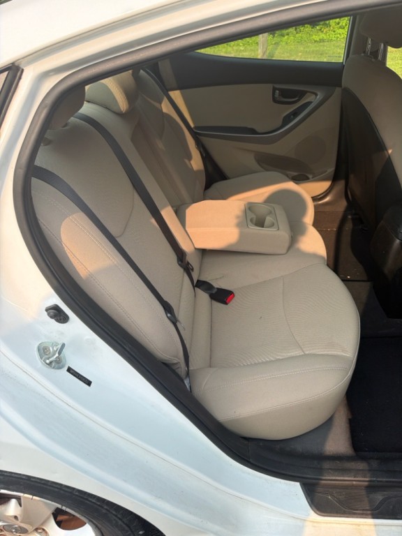 2015 Hyundai Elantra Image 13