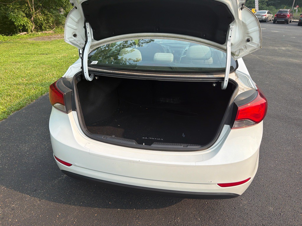 2015 Hyundai Elantra Image 15