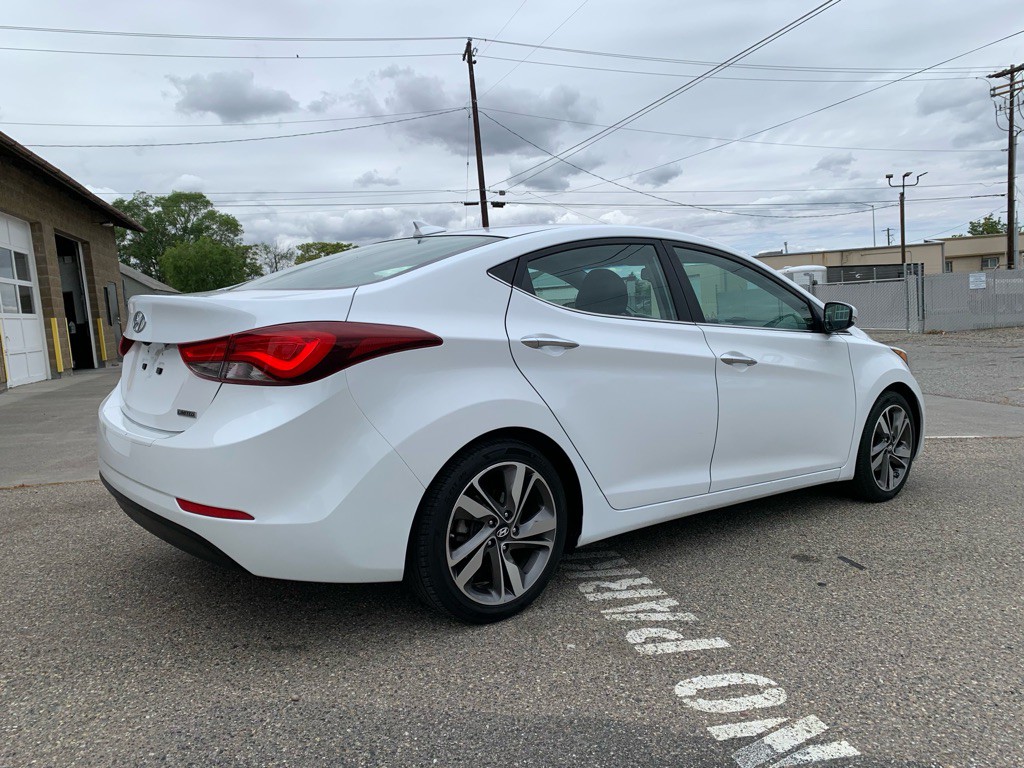 2015 Hyundai Elantra Image 3