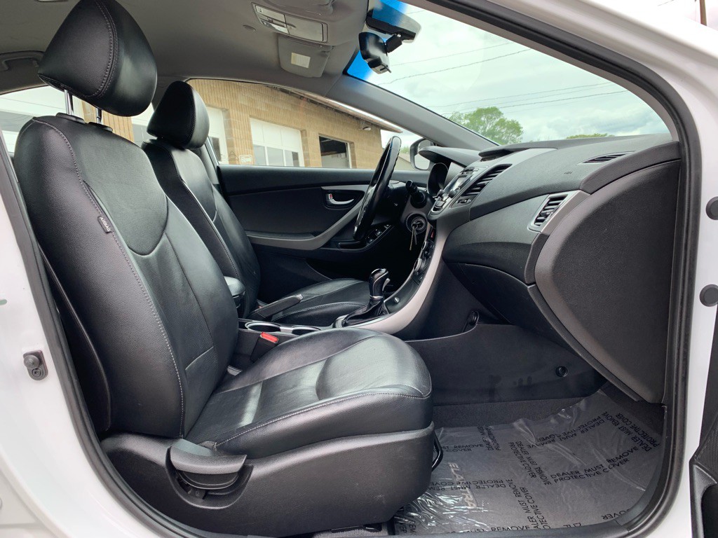 2015 Hyundai Elantra Image 12