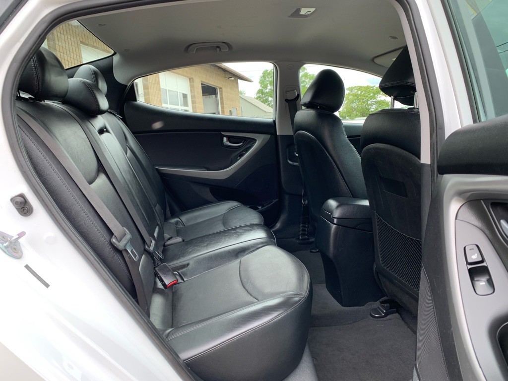 2015 Hyundai Elantra Image 13