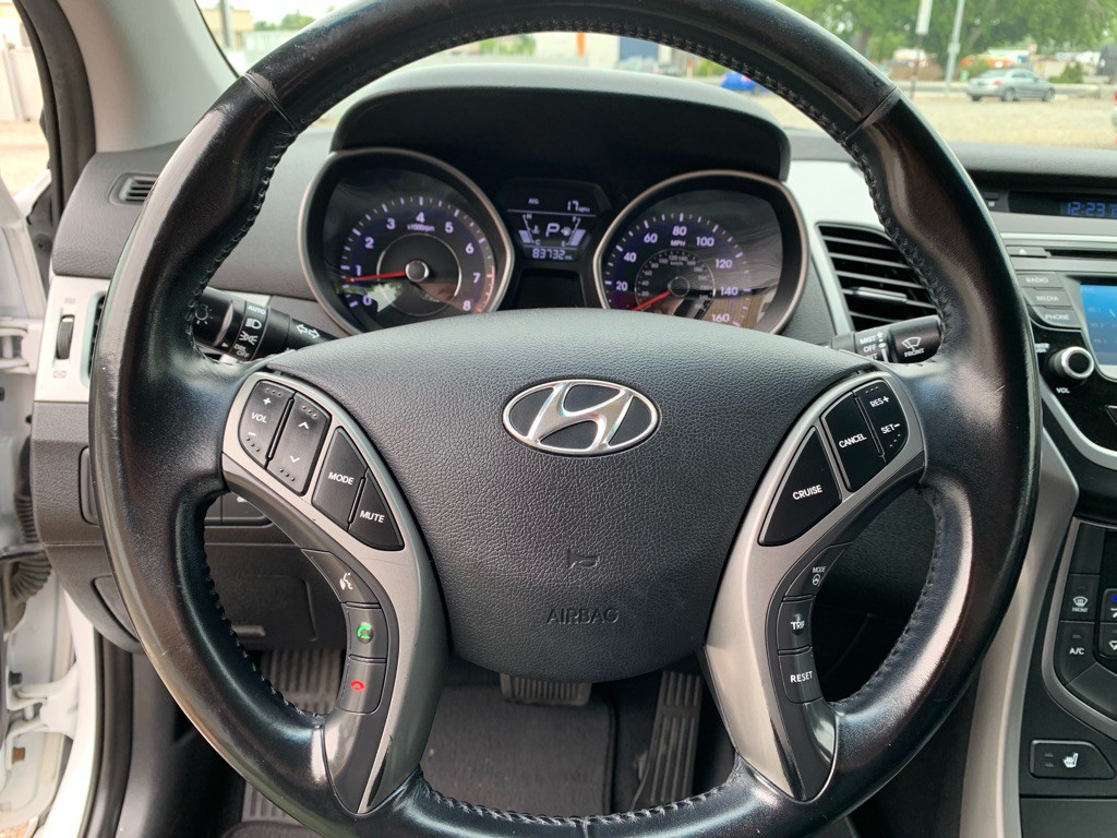 2015 Hyundai Elantra Image 21