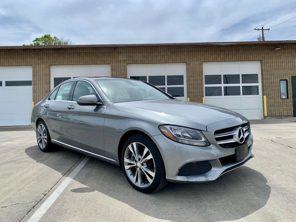 2016 Mercedes-Benz C-Class Image 1