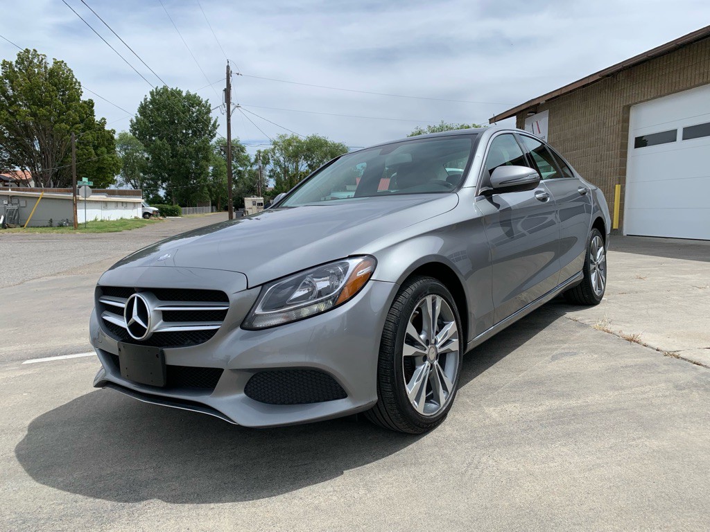 2016 Mercedes-Benz C-Class Image 2