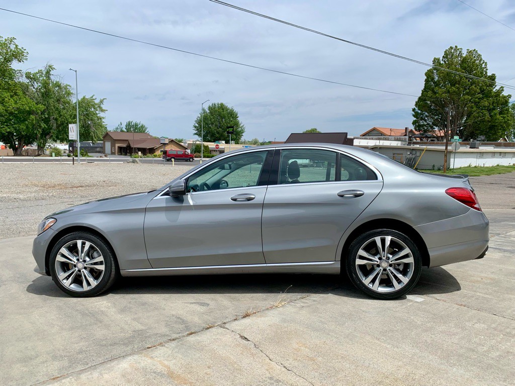 2016 Mercedes-Benz C-Class Image 3