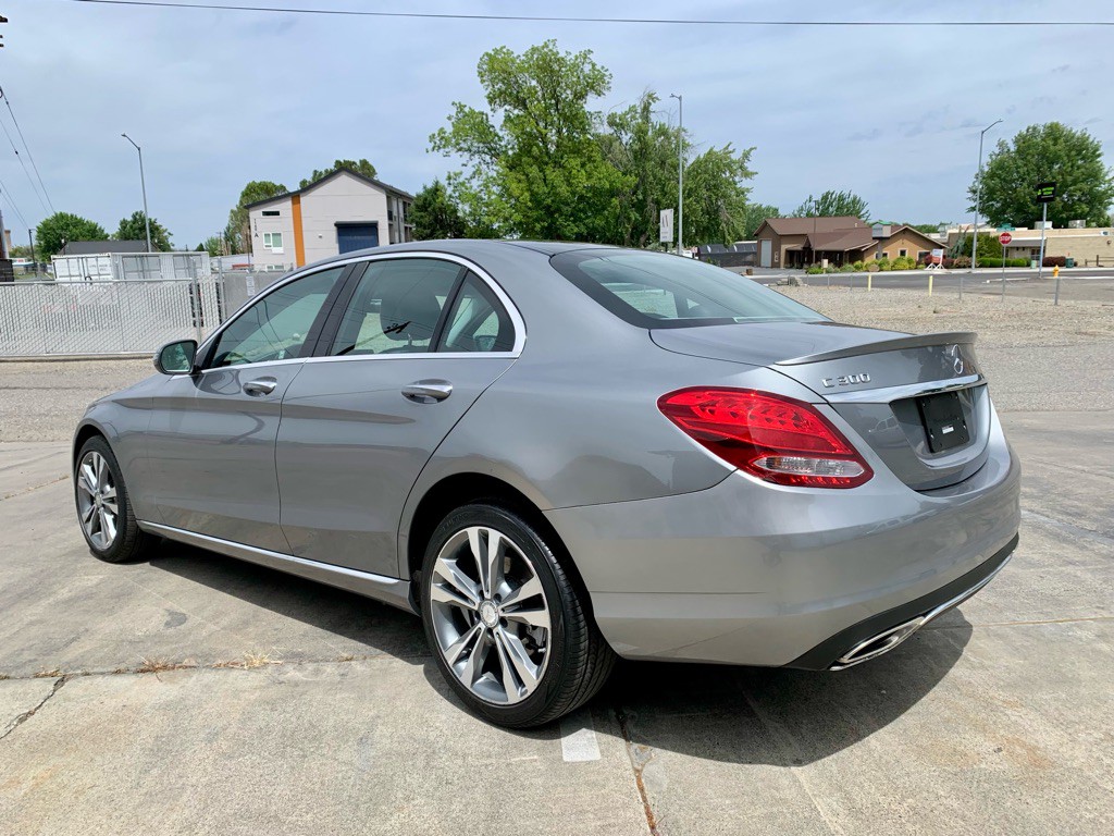 2016 Mercedes-Benz C-Class Image 4