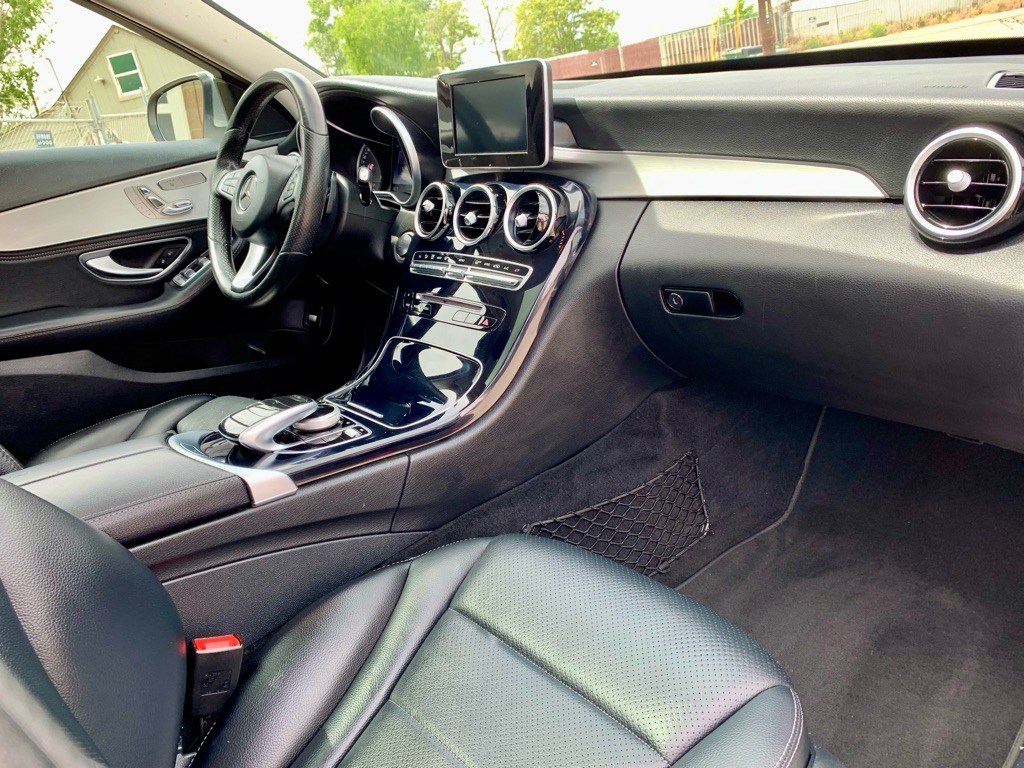 2016 Mercedes-Benz C-Class Image 10