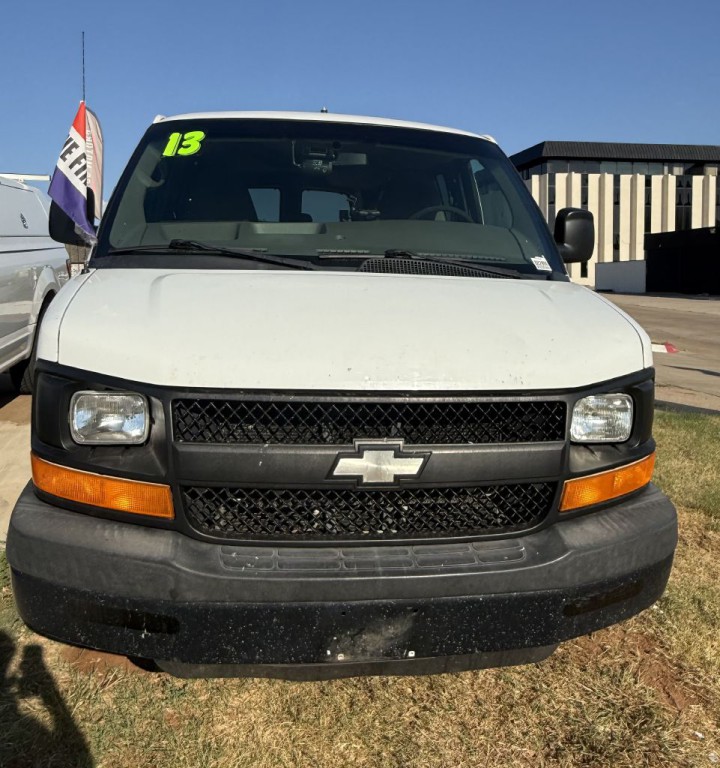 2013 Chevrolet Express Image 2