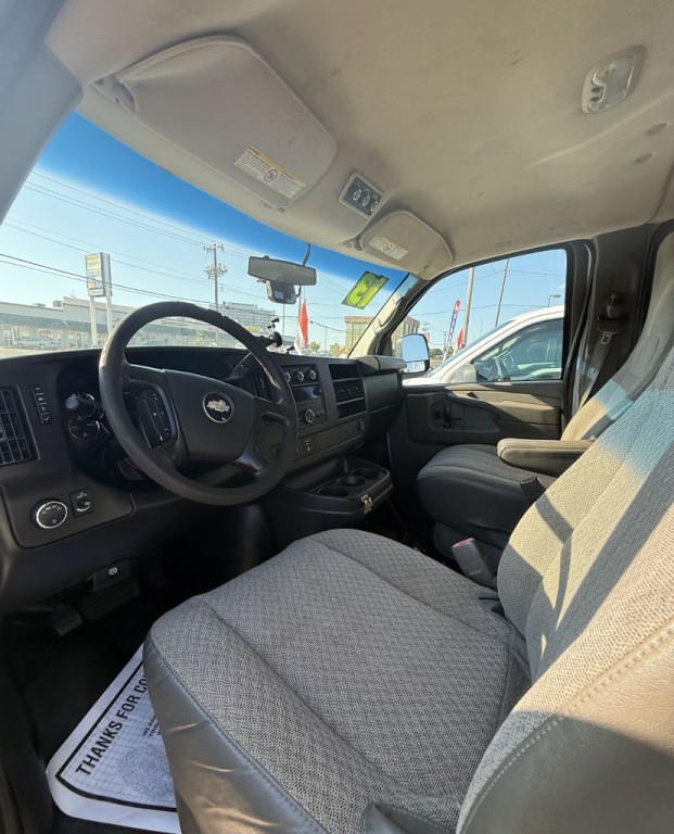 2013 Chevrolet Express Image 4