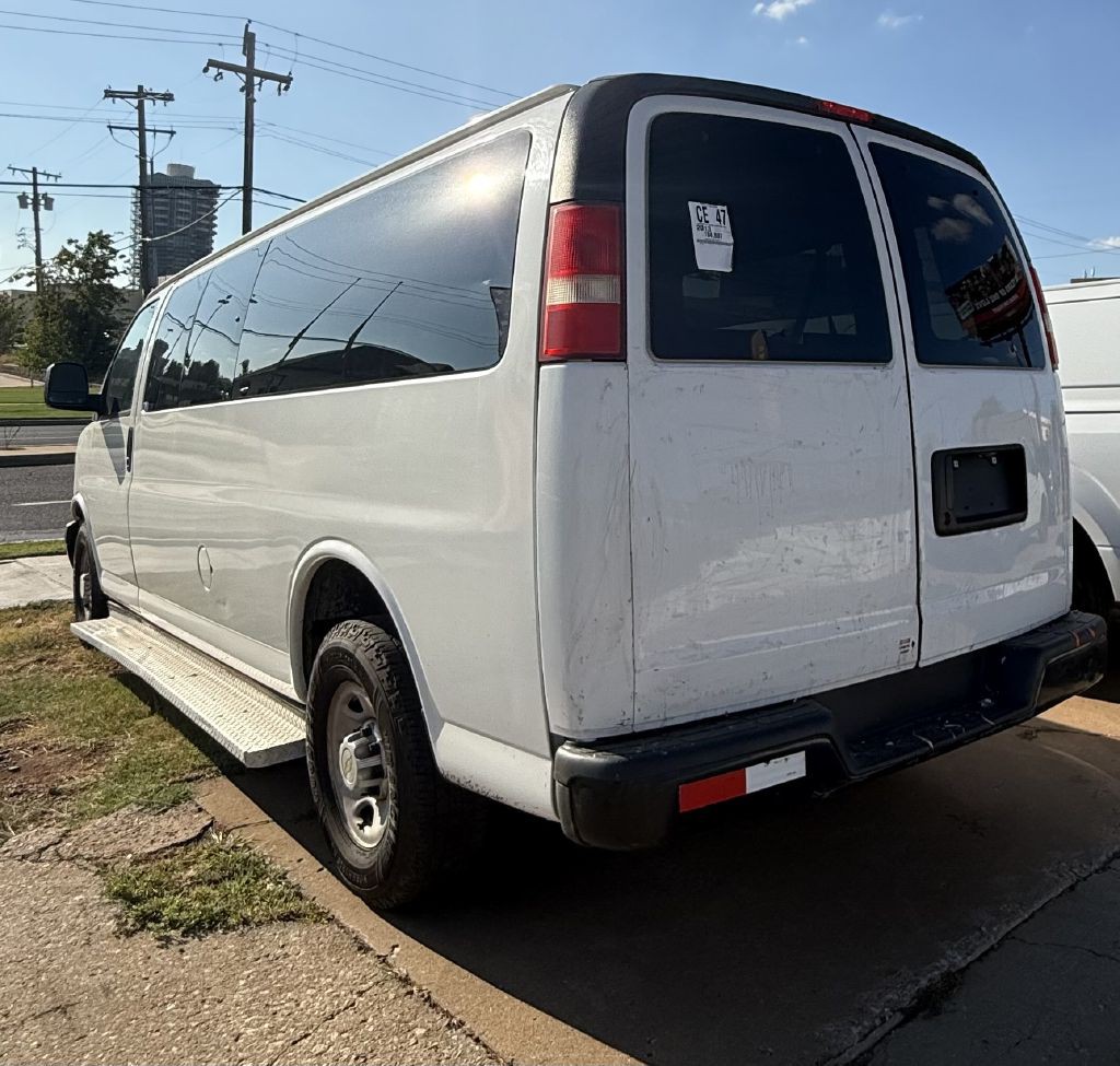 2013 Chevrolet Express Image 8