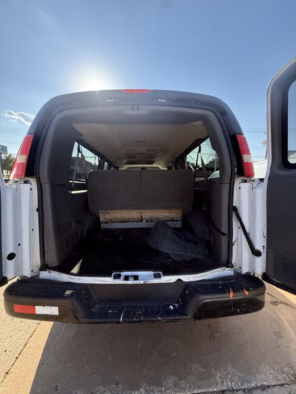 2013 Chevrolet Express Image 10