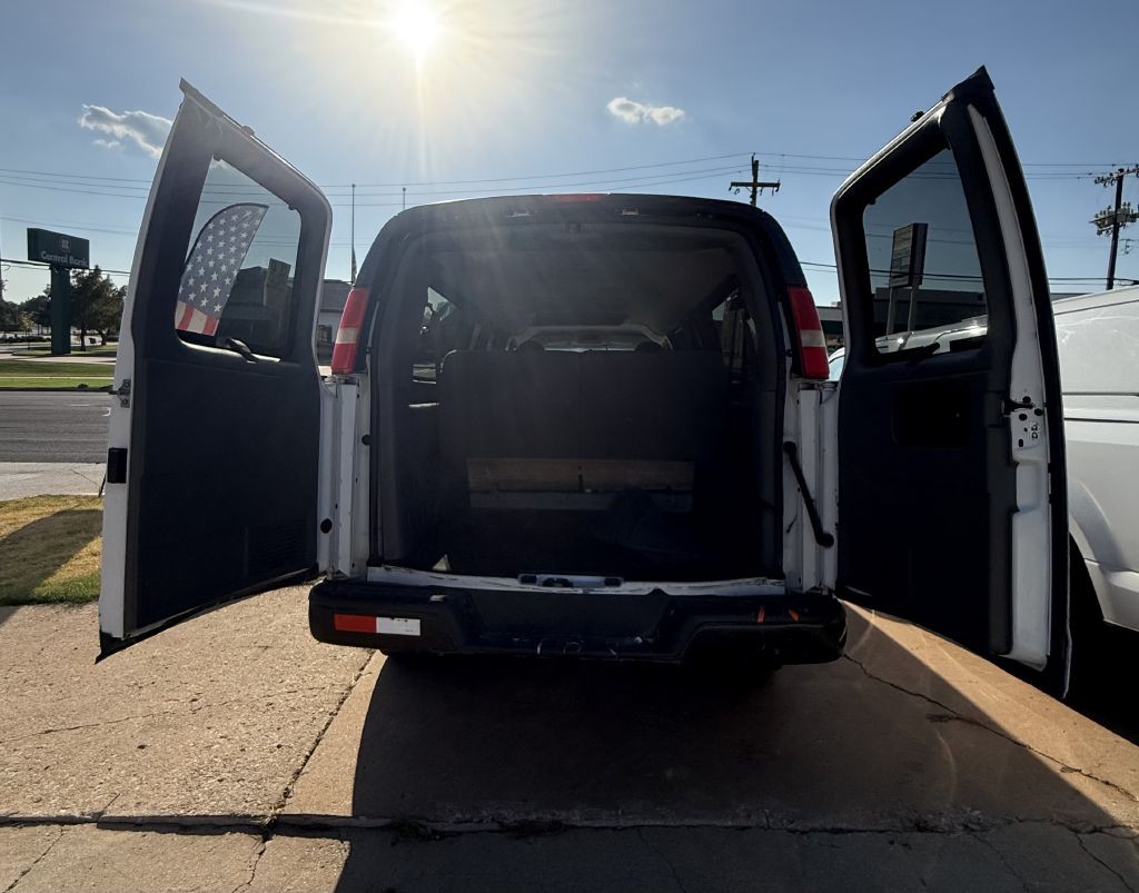 2013 Chevrolet Express Image 11