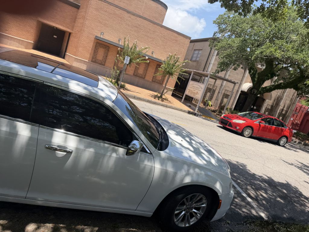 2016 Chrysler 300 Image 5