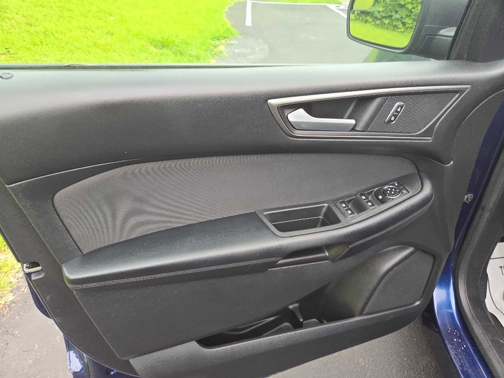 2016 Ford Edge Image 11