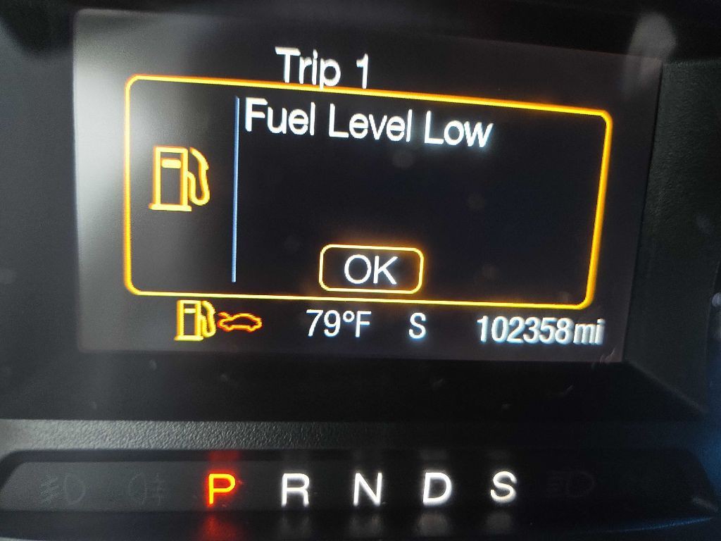 2016 Ford Edge Image 17