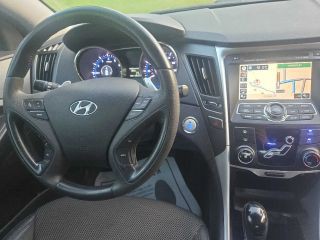 2011 Hyundai Sonata Image 14