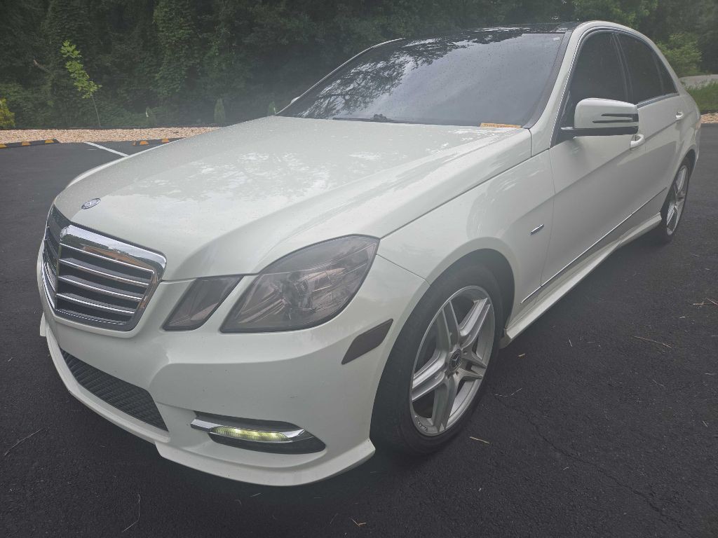 2012 Mercedes-Benz E-Class Image 3
