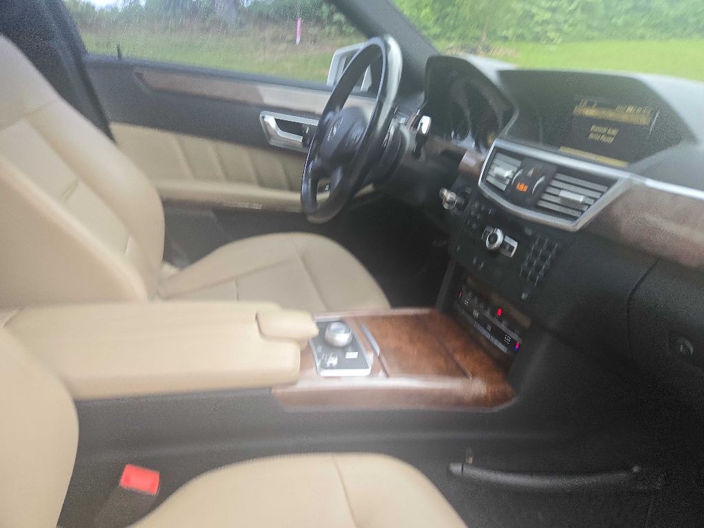 2012 Mercedes-Benz E-Class Image 20