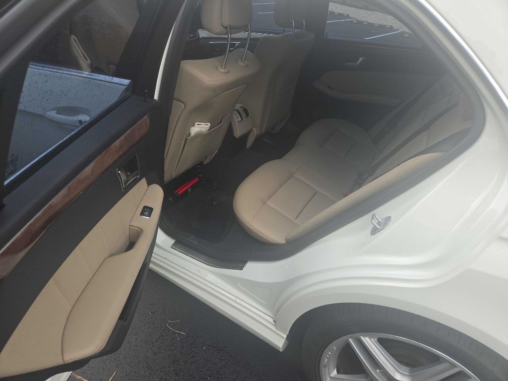 2012 Mercedes-Benz E-Class Image 23