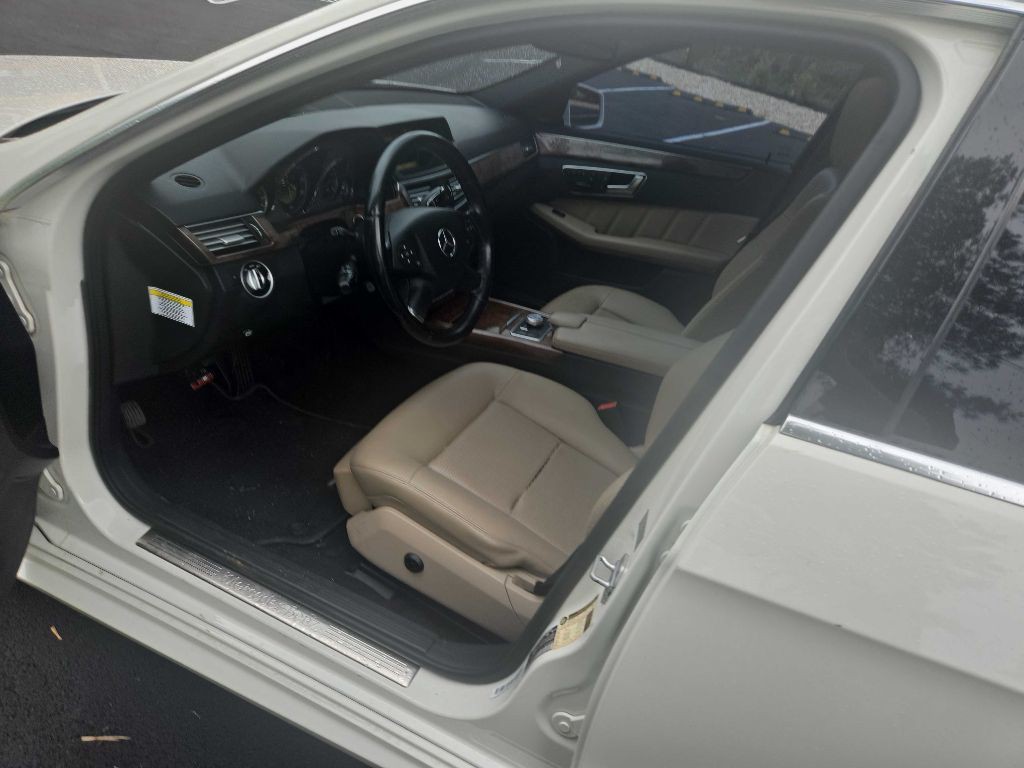 2012 Mercedes-Benz E-Class Image 25