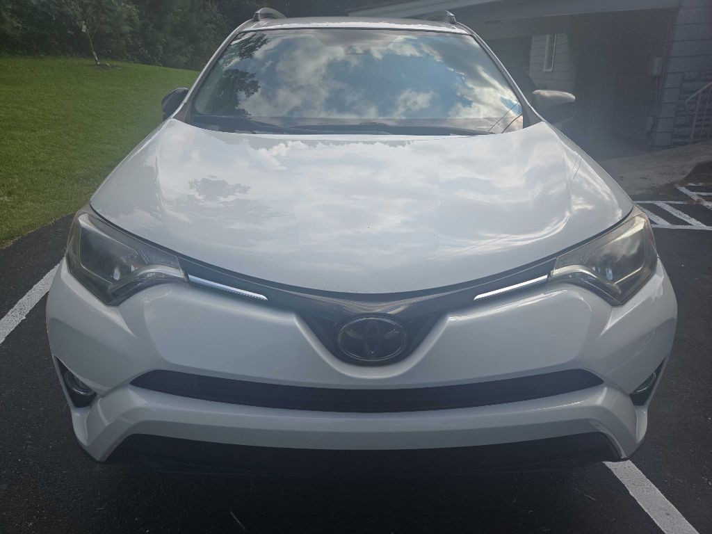 2018 Toyota Rav4 Image 2