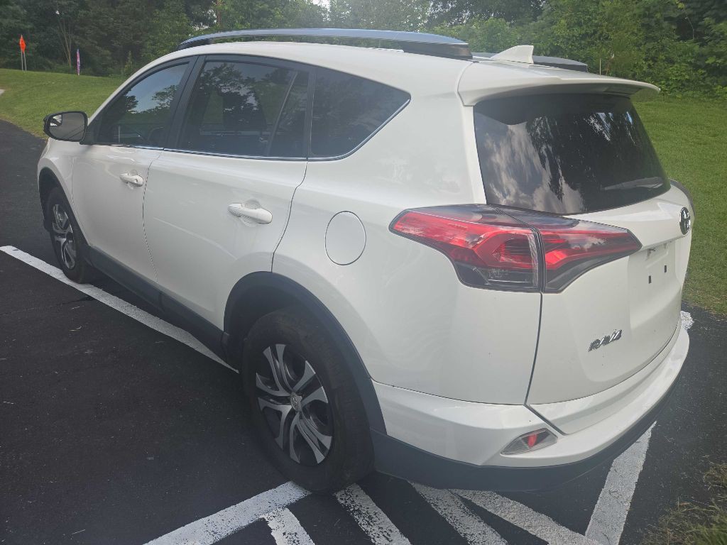 2018 Toyota Rav4 Image 18