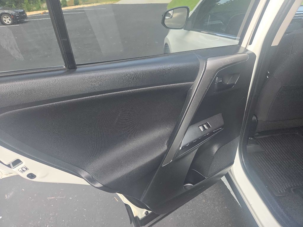 2018 Toyota Rav4 Image 19