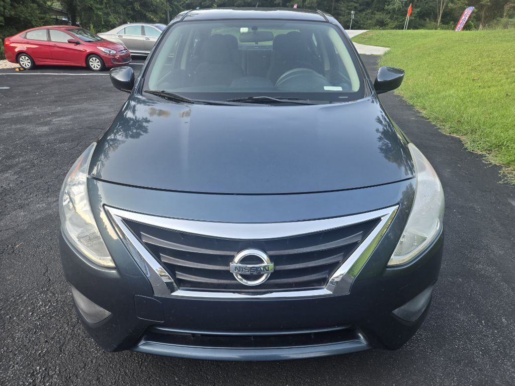 2017 Nissan Versa Image 1