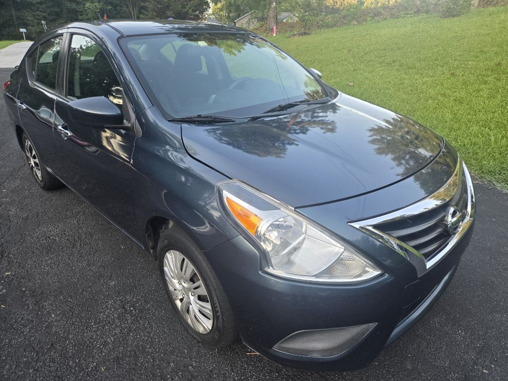 2017 Nissan Versa Image 4