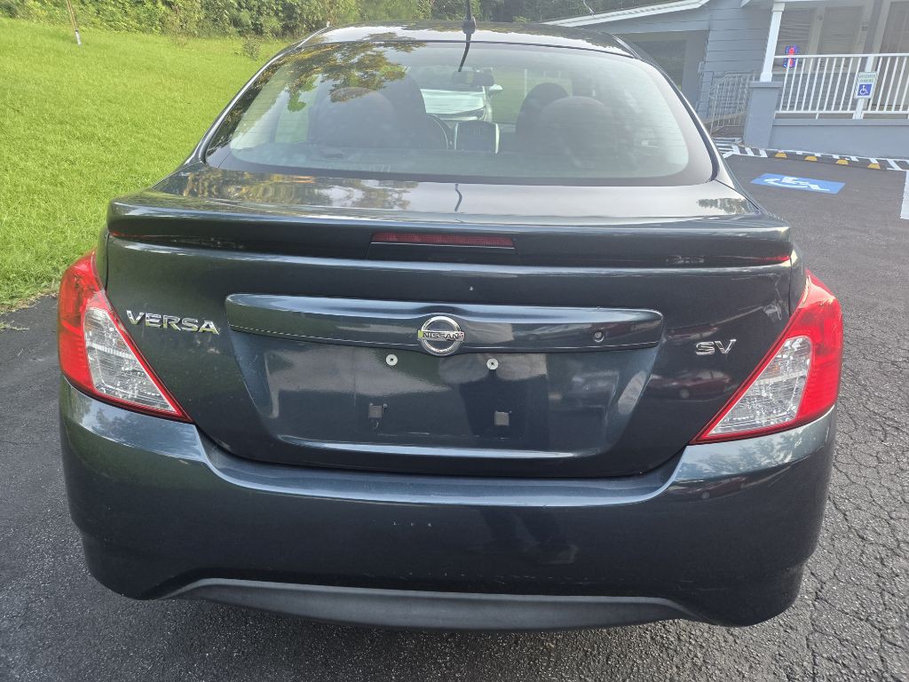 2017 Nissan Versa Image 6
