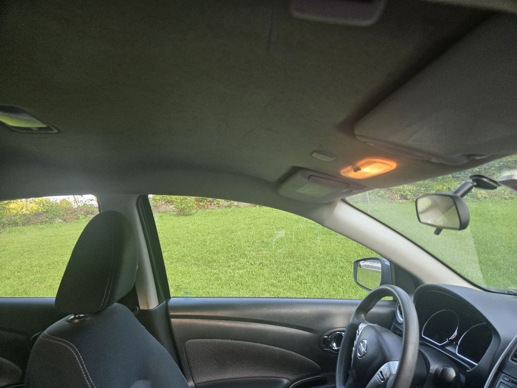 2017 Nissan Versa Image 14