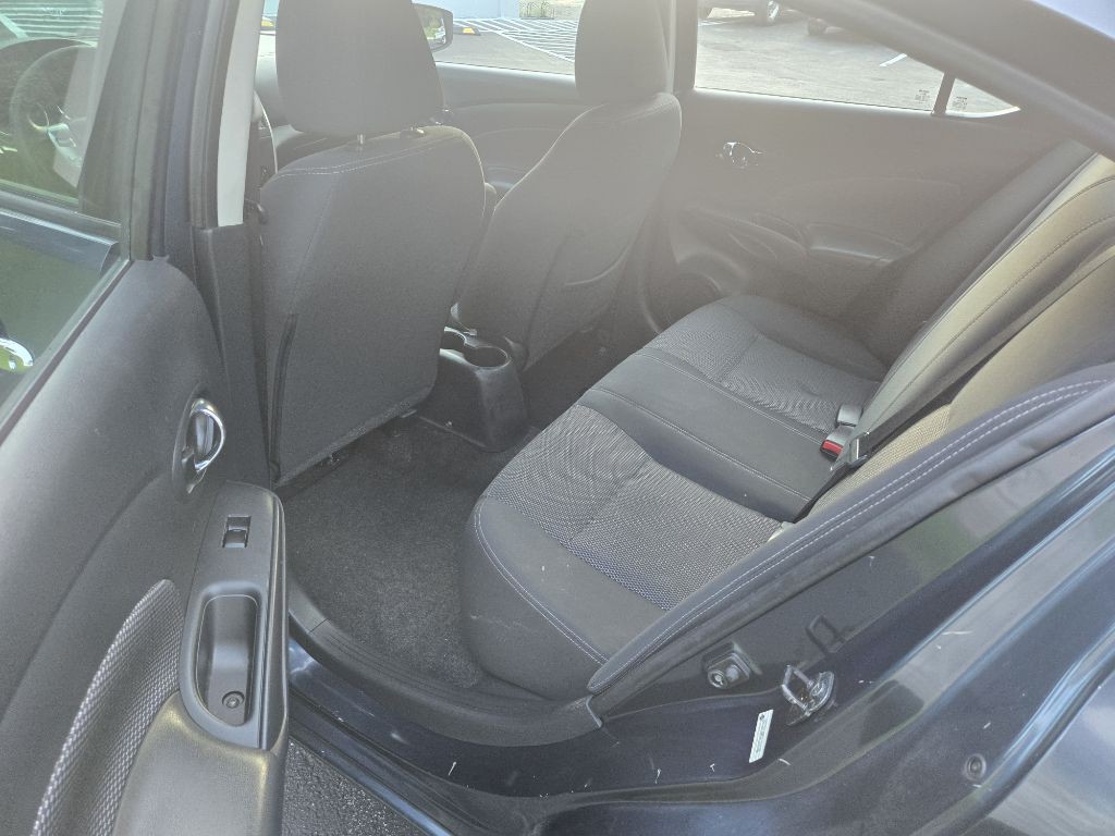 2017 Nissan Versa Image 17