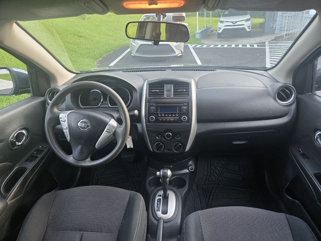 2017 Nissan Versa Image 18