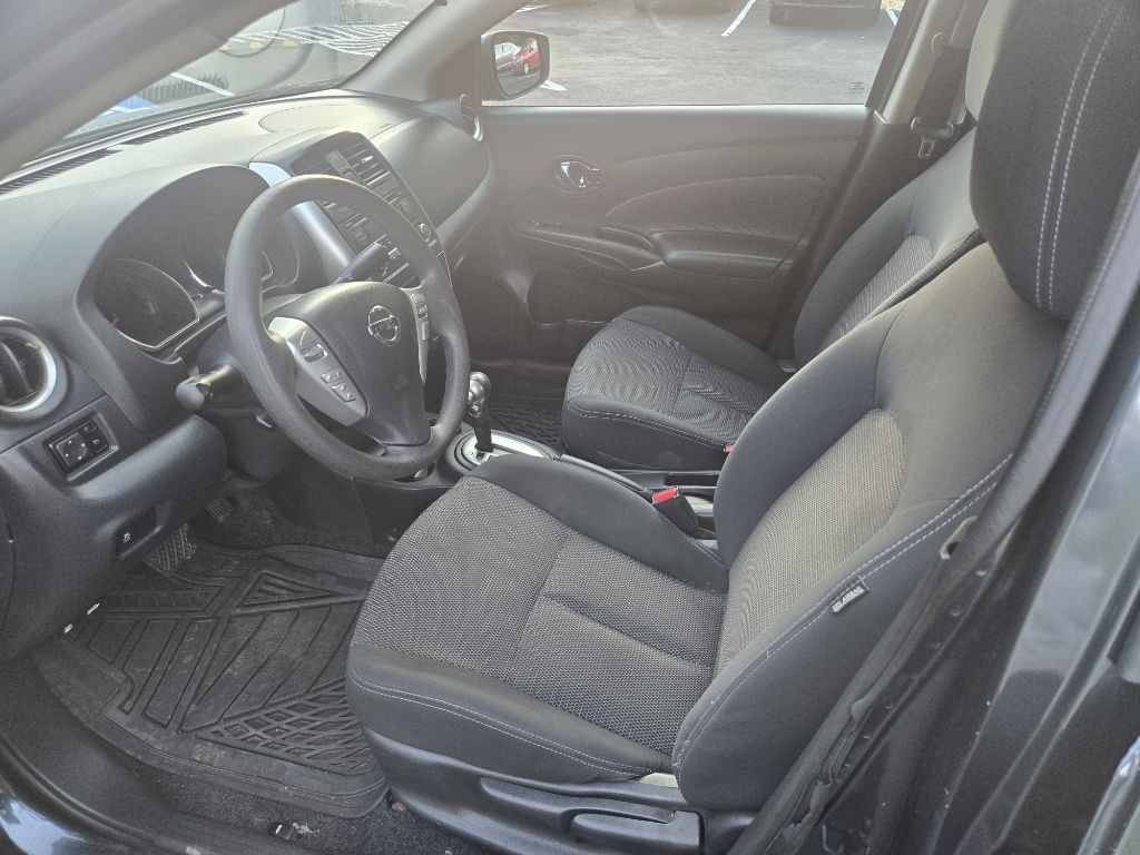 2017 Nissan Versa Image 21