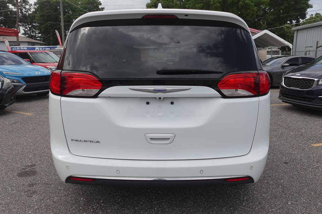2018 Chrysler Pacifica Image 7